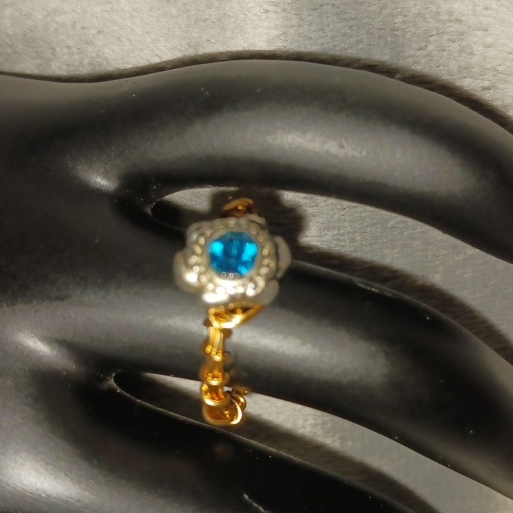 Ring - Picture 3 of 6